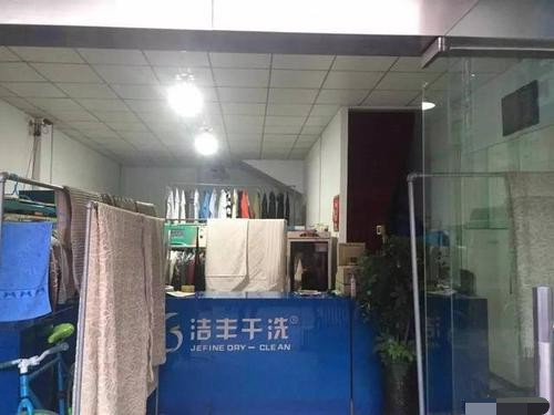 投资中型干洗店一年可以赚多少钱